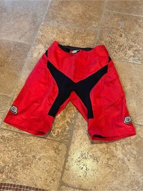 Troy Lee Designs Men Red & Black Mountain Biking Moto Shorts Size 34